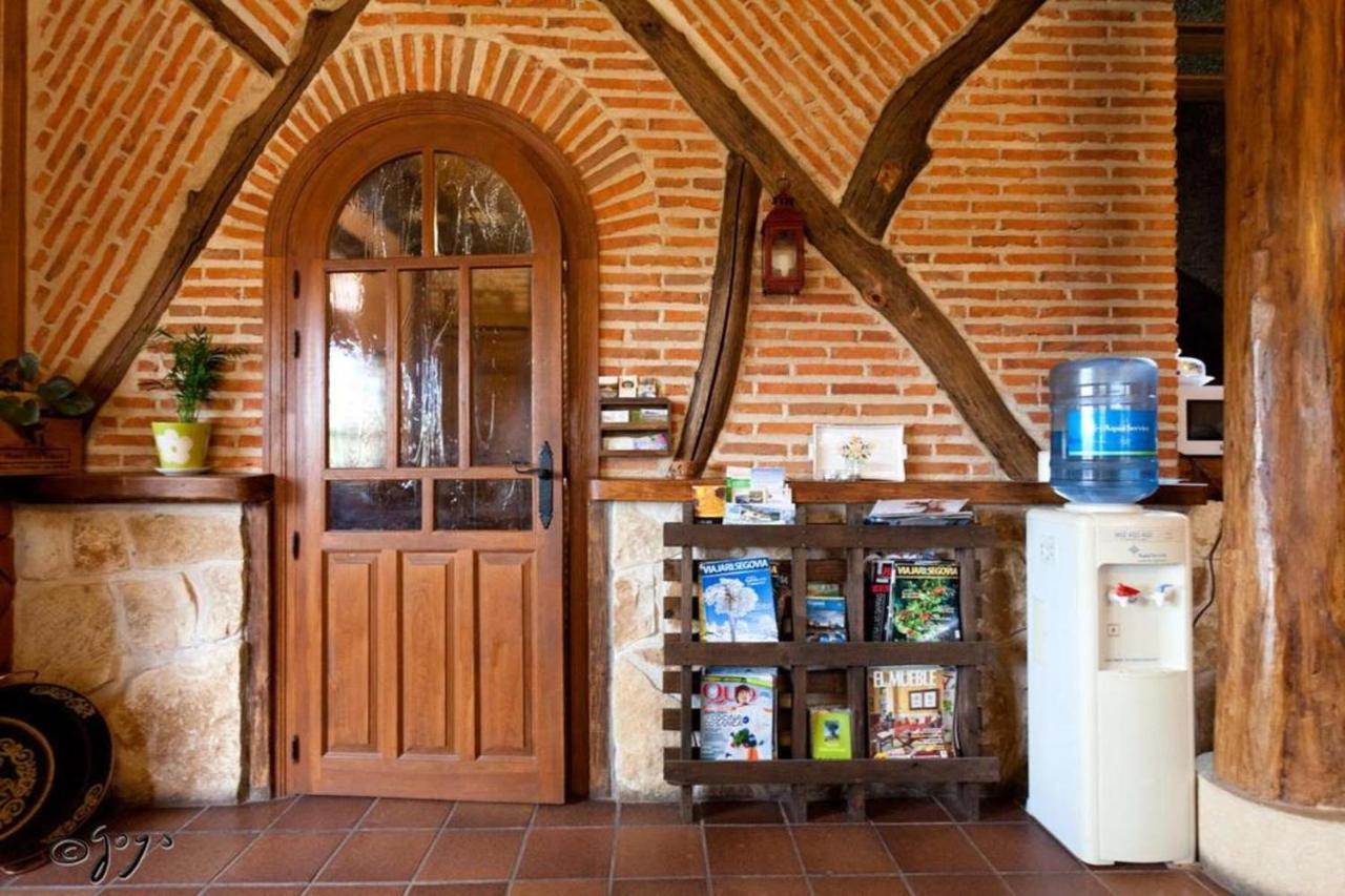 El Camino Real ξενώνας Villovela de Pirón Εξωτερικό φωτογραφία